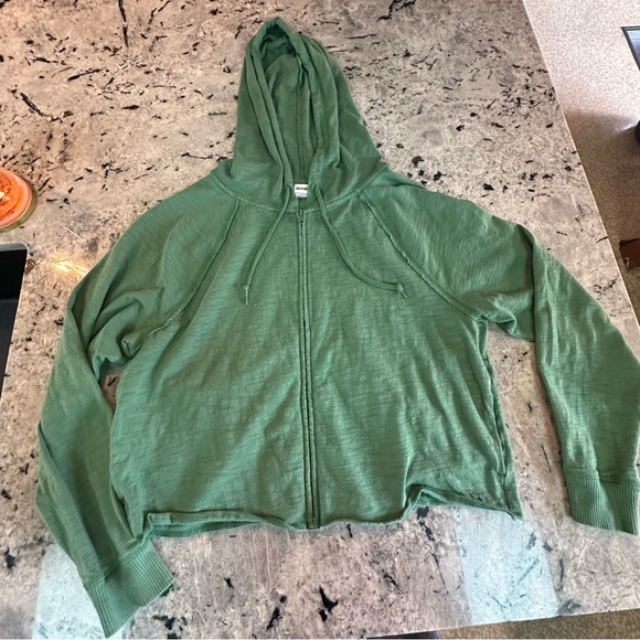 PINK  Victoria’s Secret Cropped Green Zip-up Hoodie - Picture 3 of 3